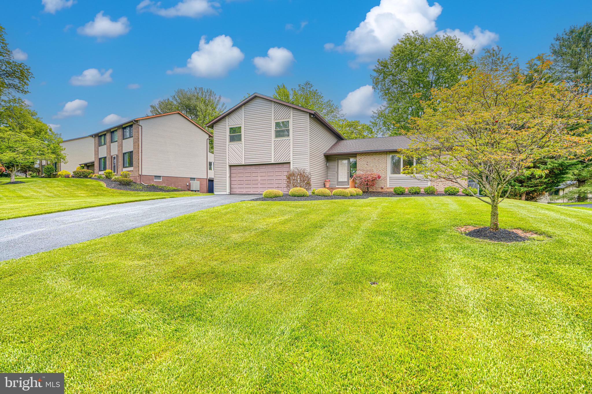VELVET HILLS - Residential