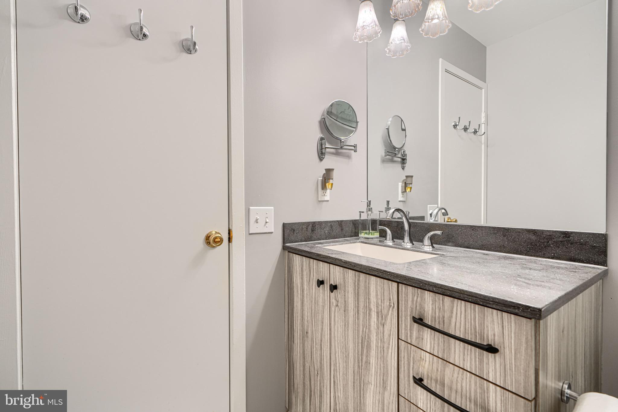 VELVET HILLS - Residential