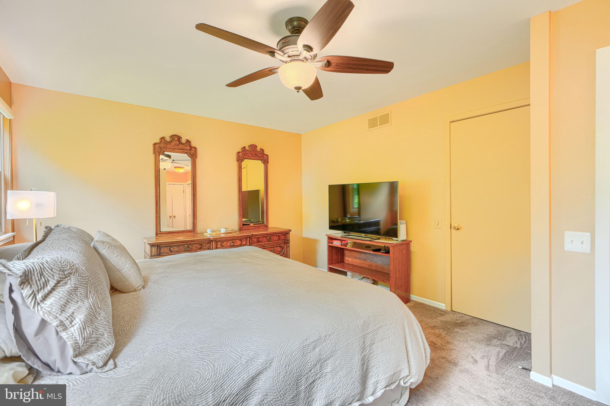 VELVET HILLS - Residential