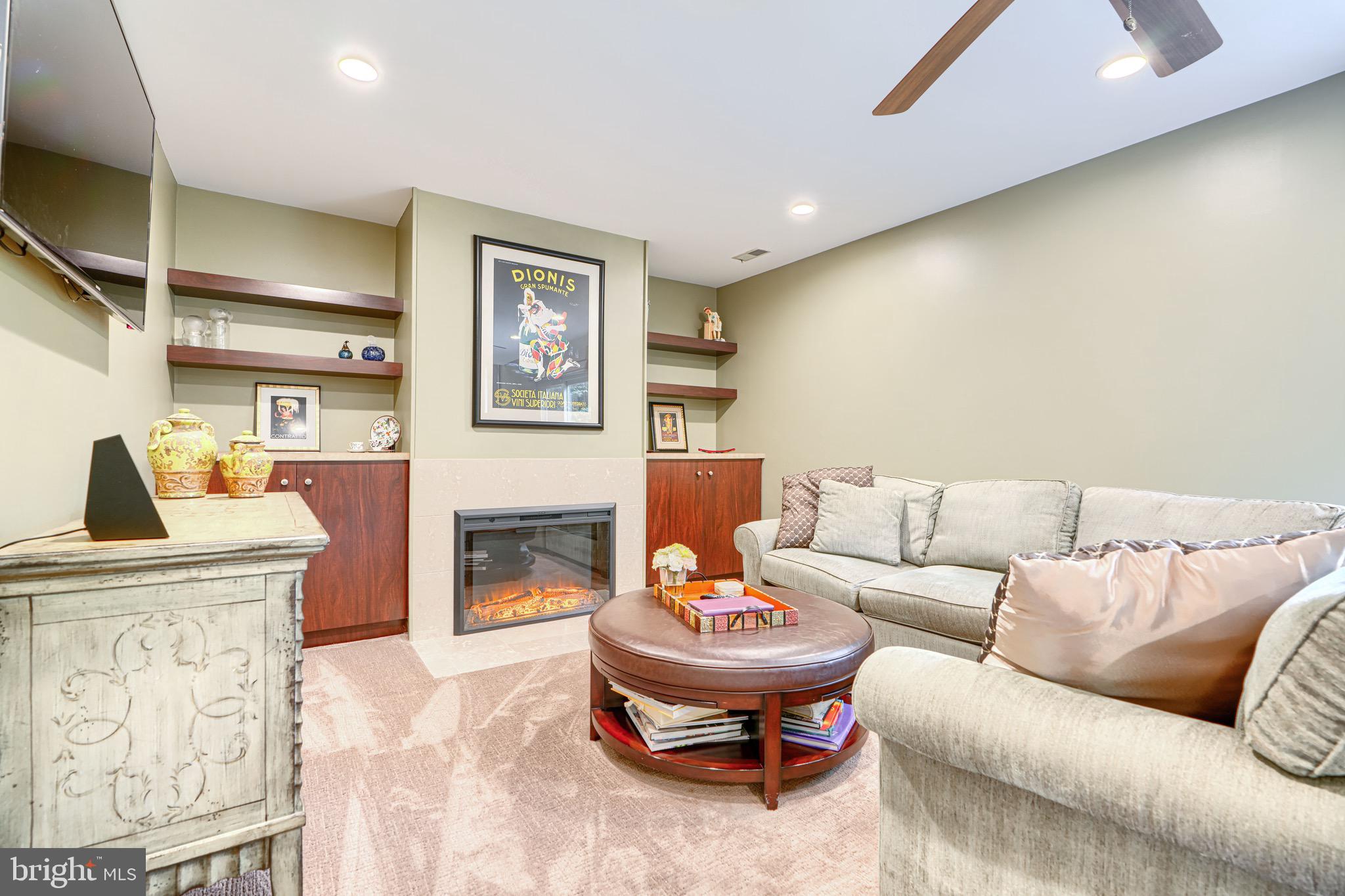 VELVET HILLS - Residential