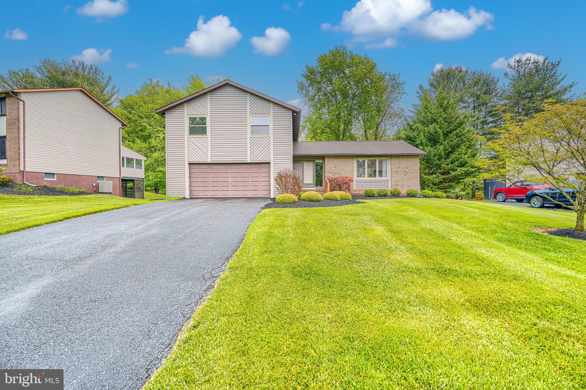 VELVET HILLS - Residential