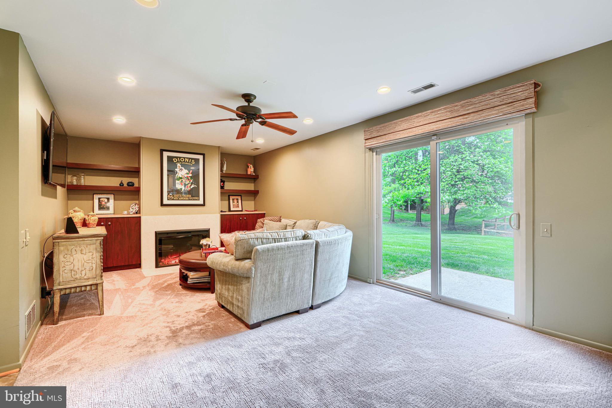 VELVET HILLS - Residential