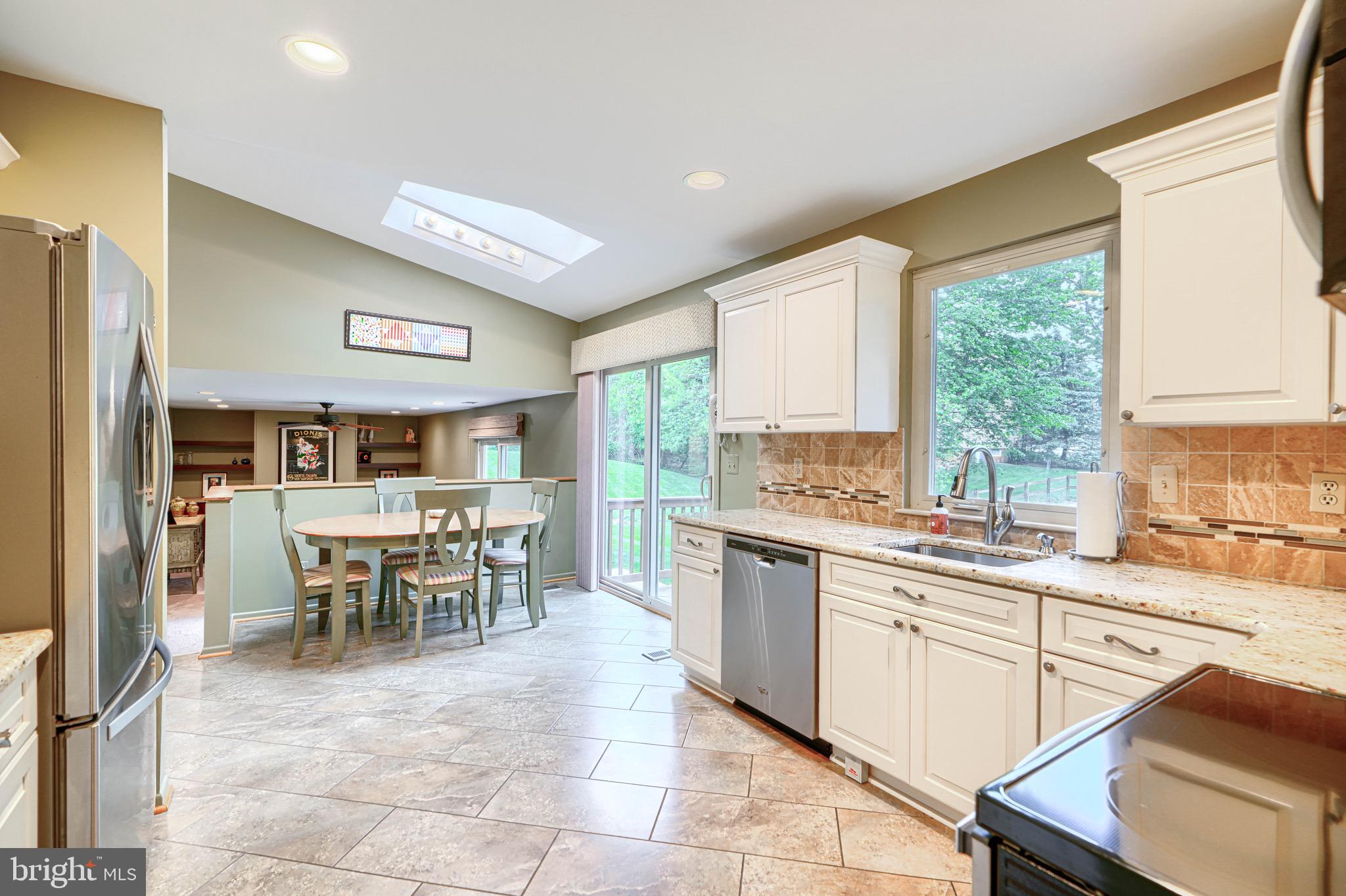 VELVET HILLS - Residential