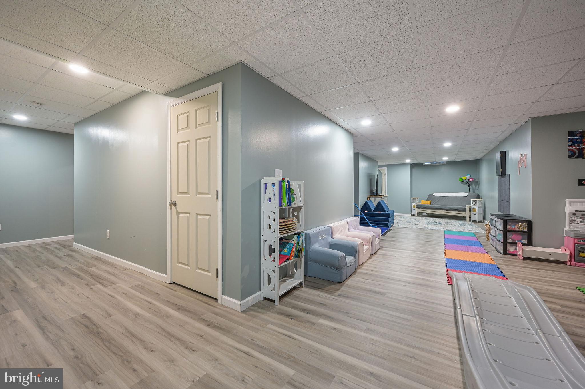 PONDS AT WILLOW GROV - Residential