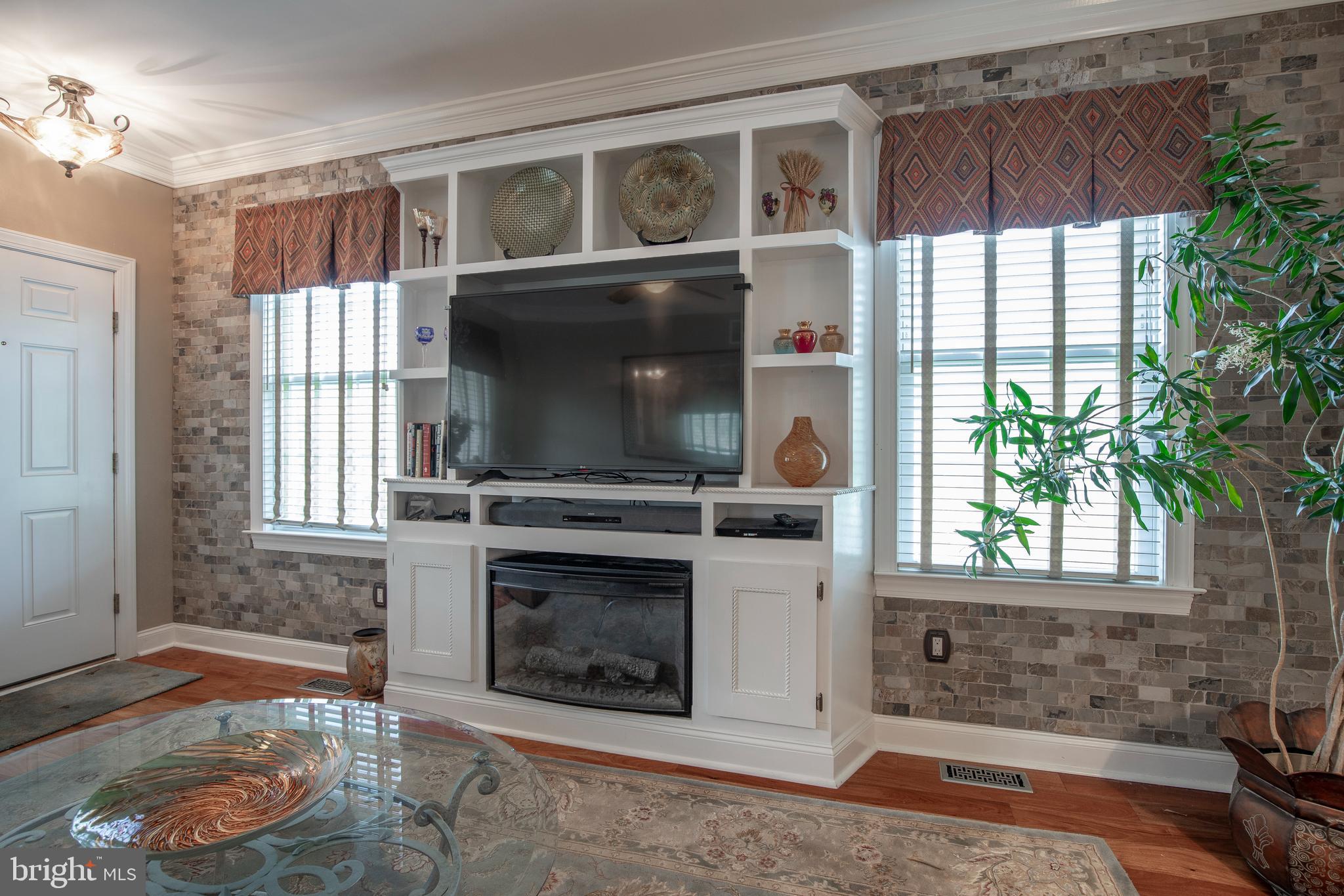 WOODHAVEN HILLS - Residential