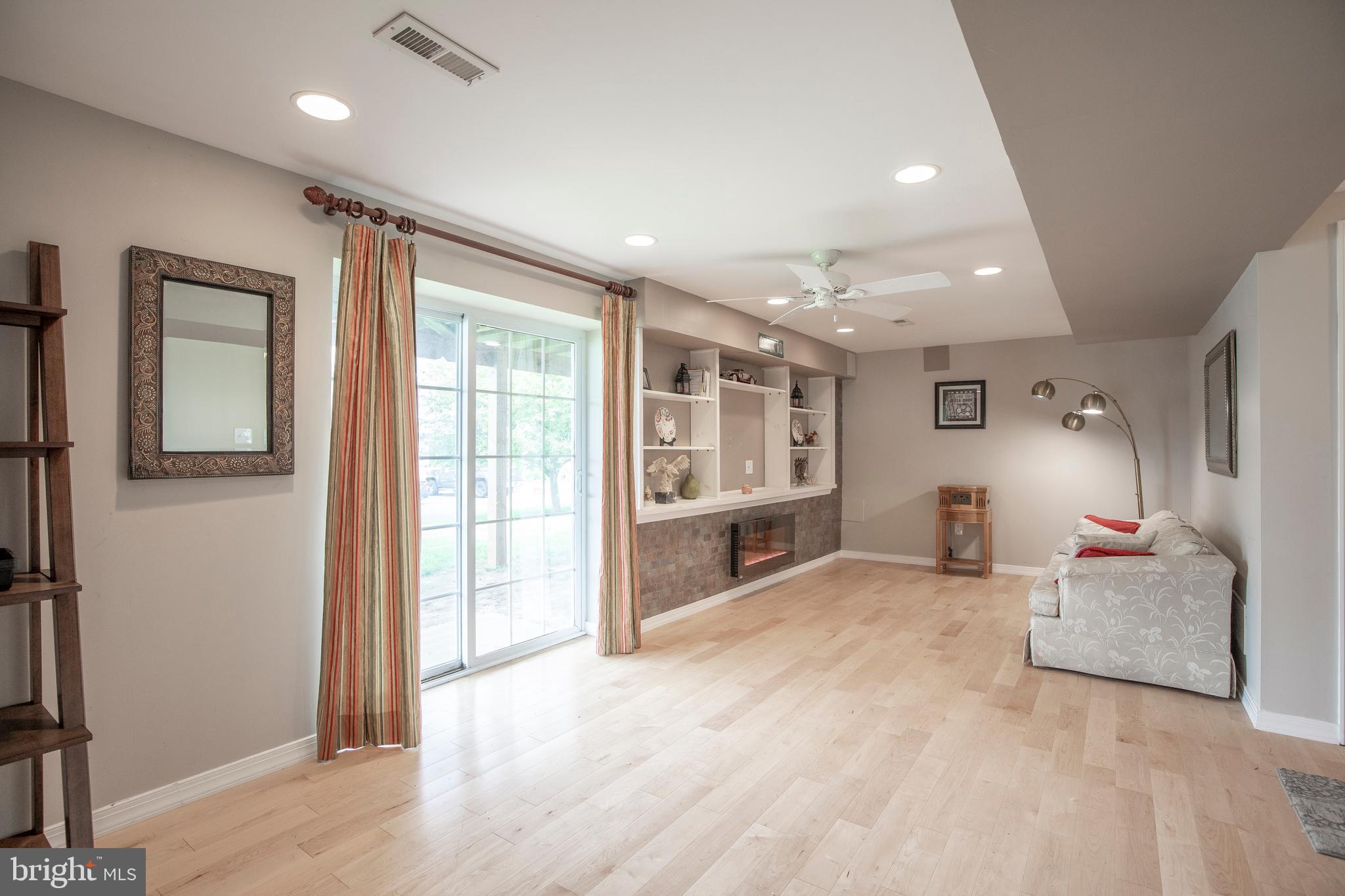 WOODHAVEN HILLS - Residential