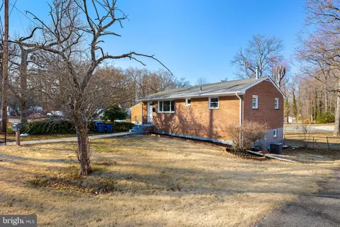 6620 Pine Grove Drive, Suitland, MD MLS: MDPG2143152