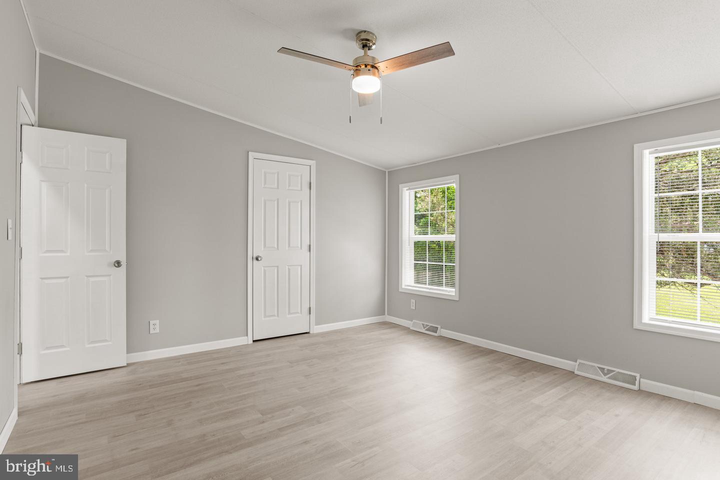 CEDAR MANOR - Residential