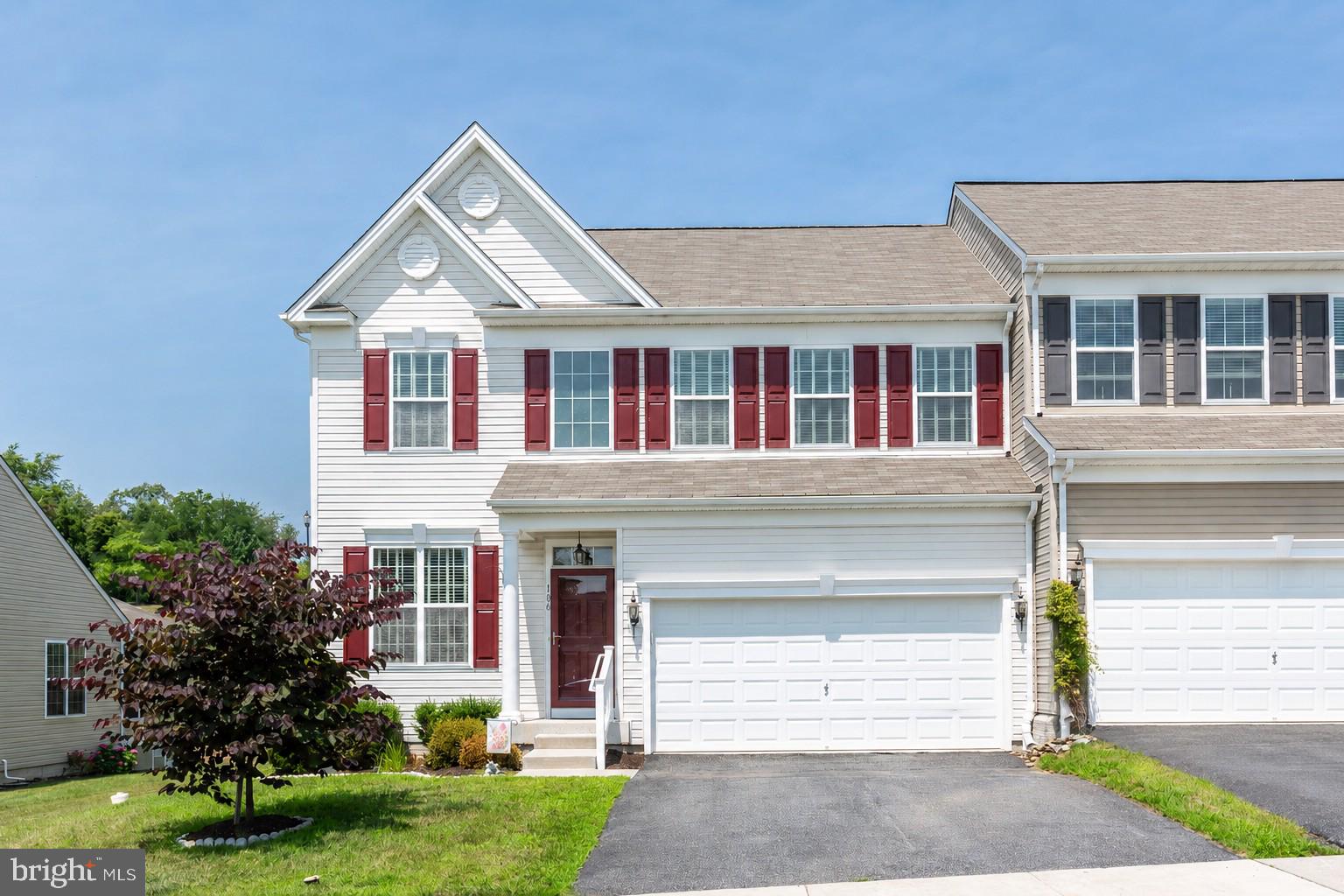 186 GREENVALE MEWS DRIVE 11