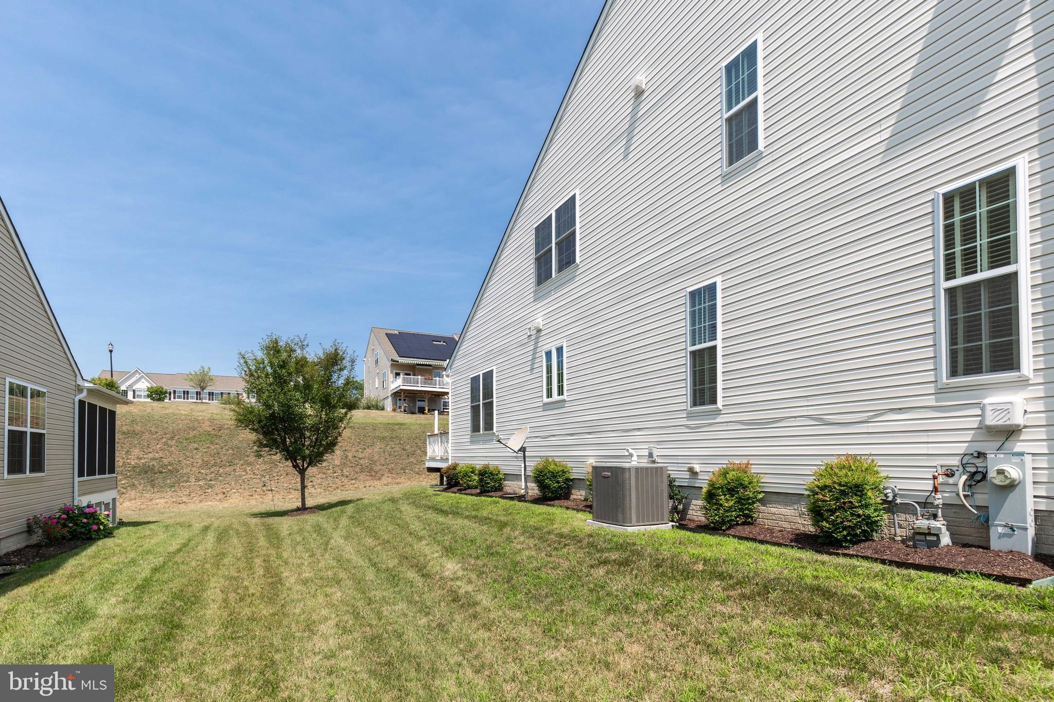 186 GREENVALE MEWS DRIVE 11