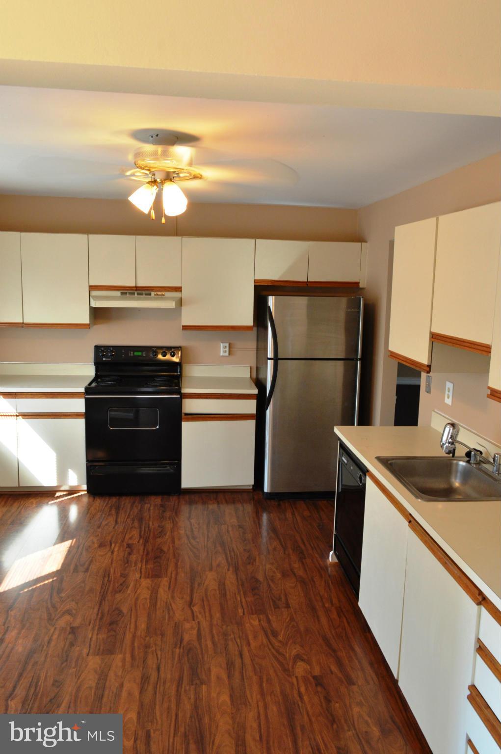 WHISPERING WOODS - Residential