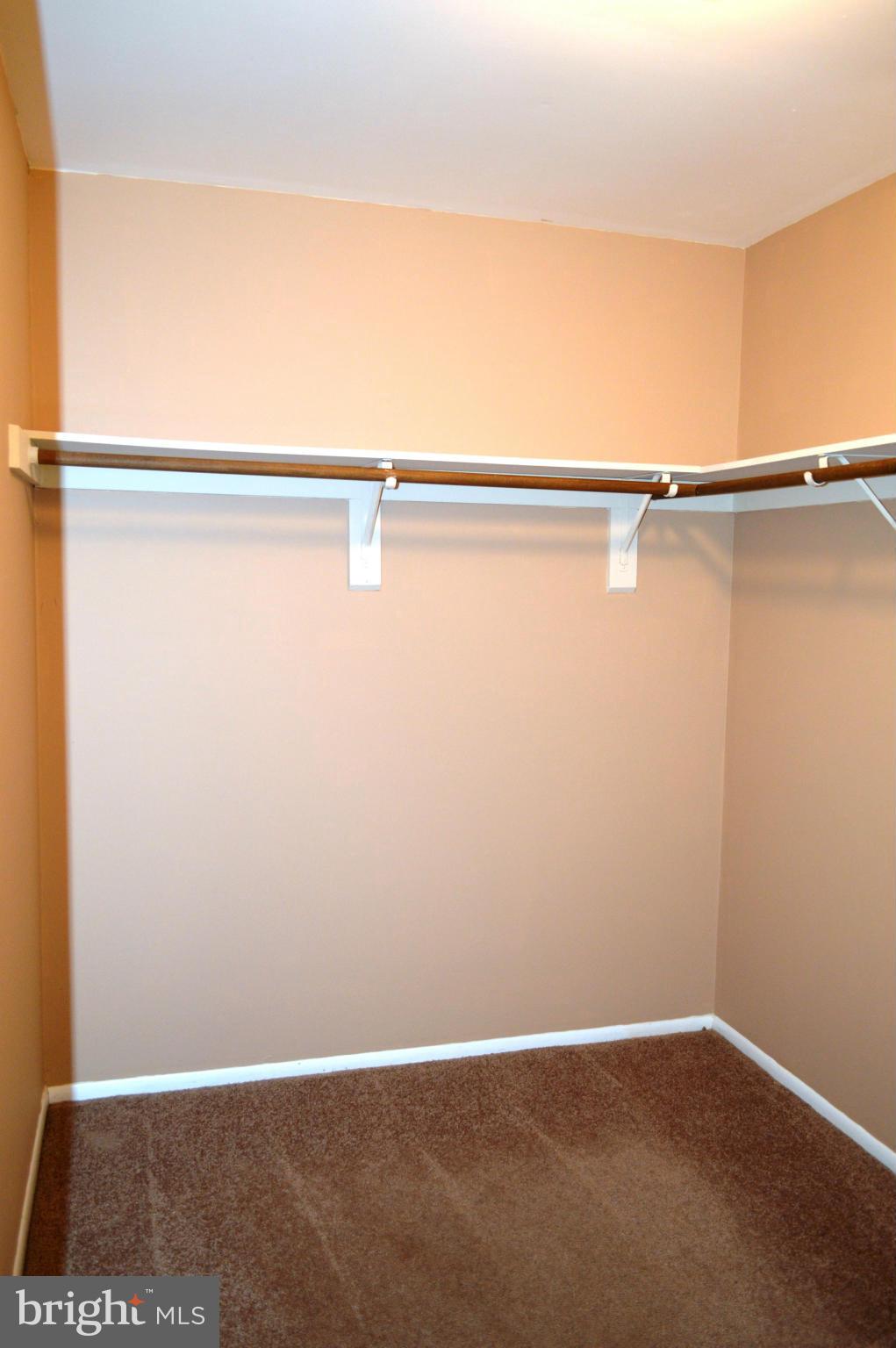 WHISPERING WOODS - Residential