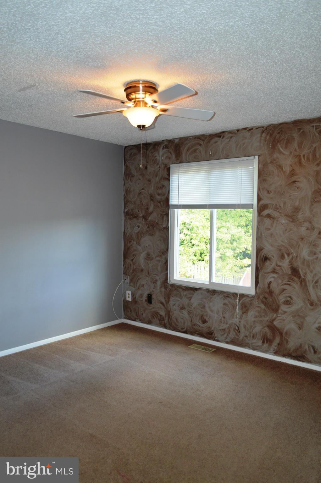 WHISPERING WOODS - Residential