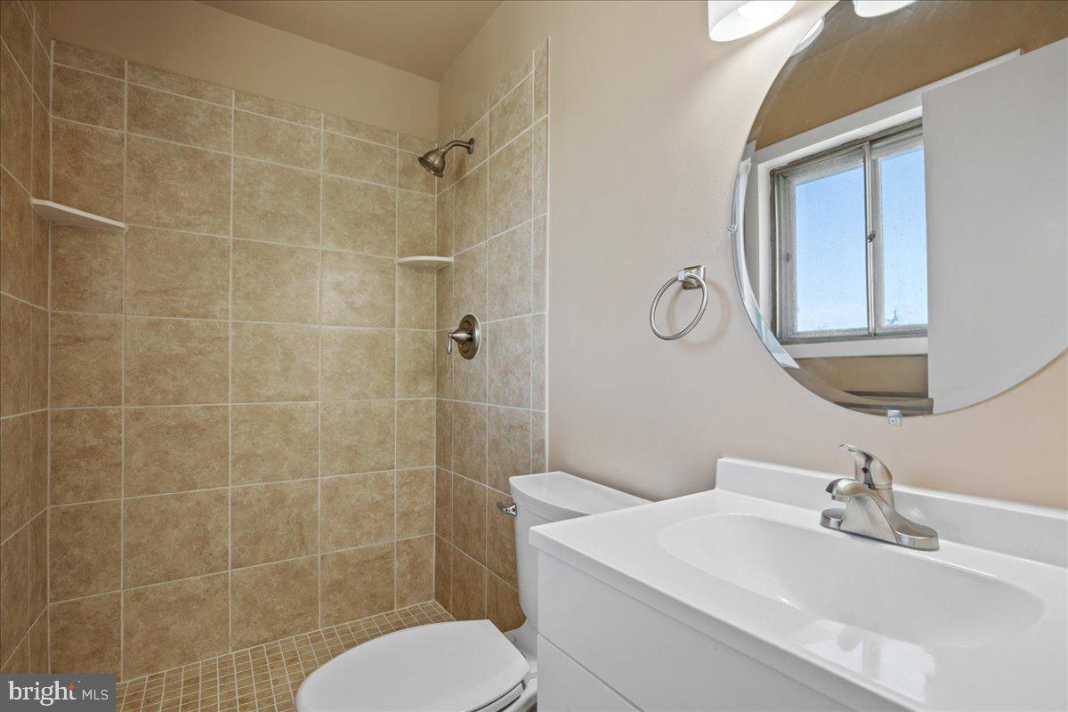 WHITFIELD WOODS - Residential Lease