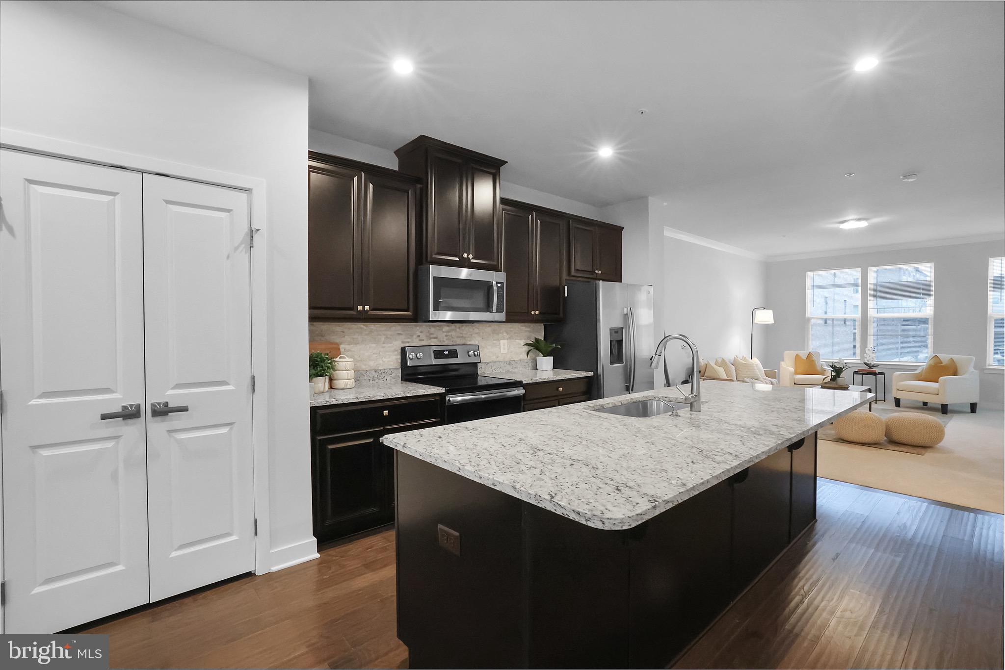 VILLAGE OF TOWNE SQUARE - Residential