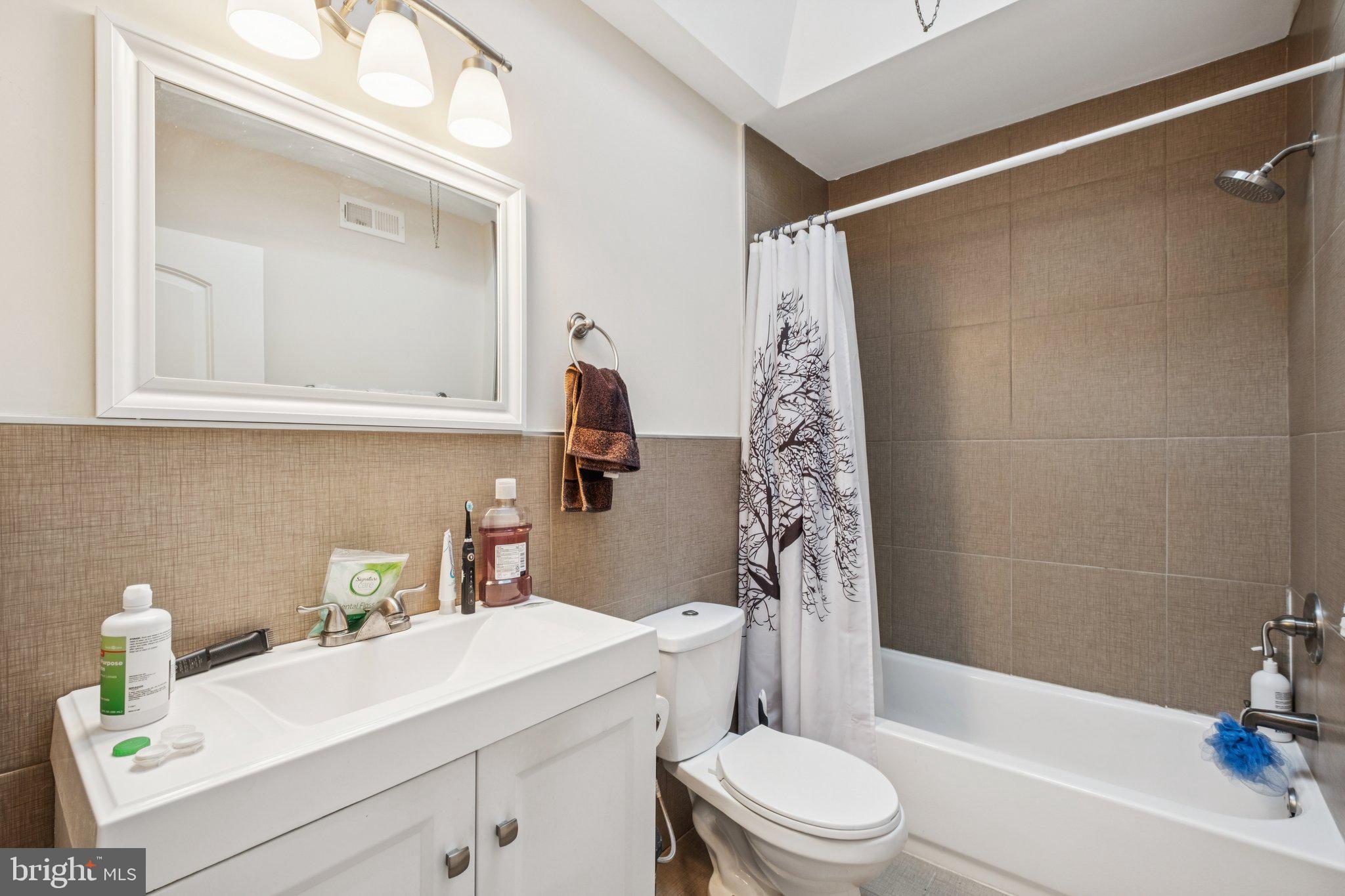 OAK LANE - Residential