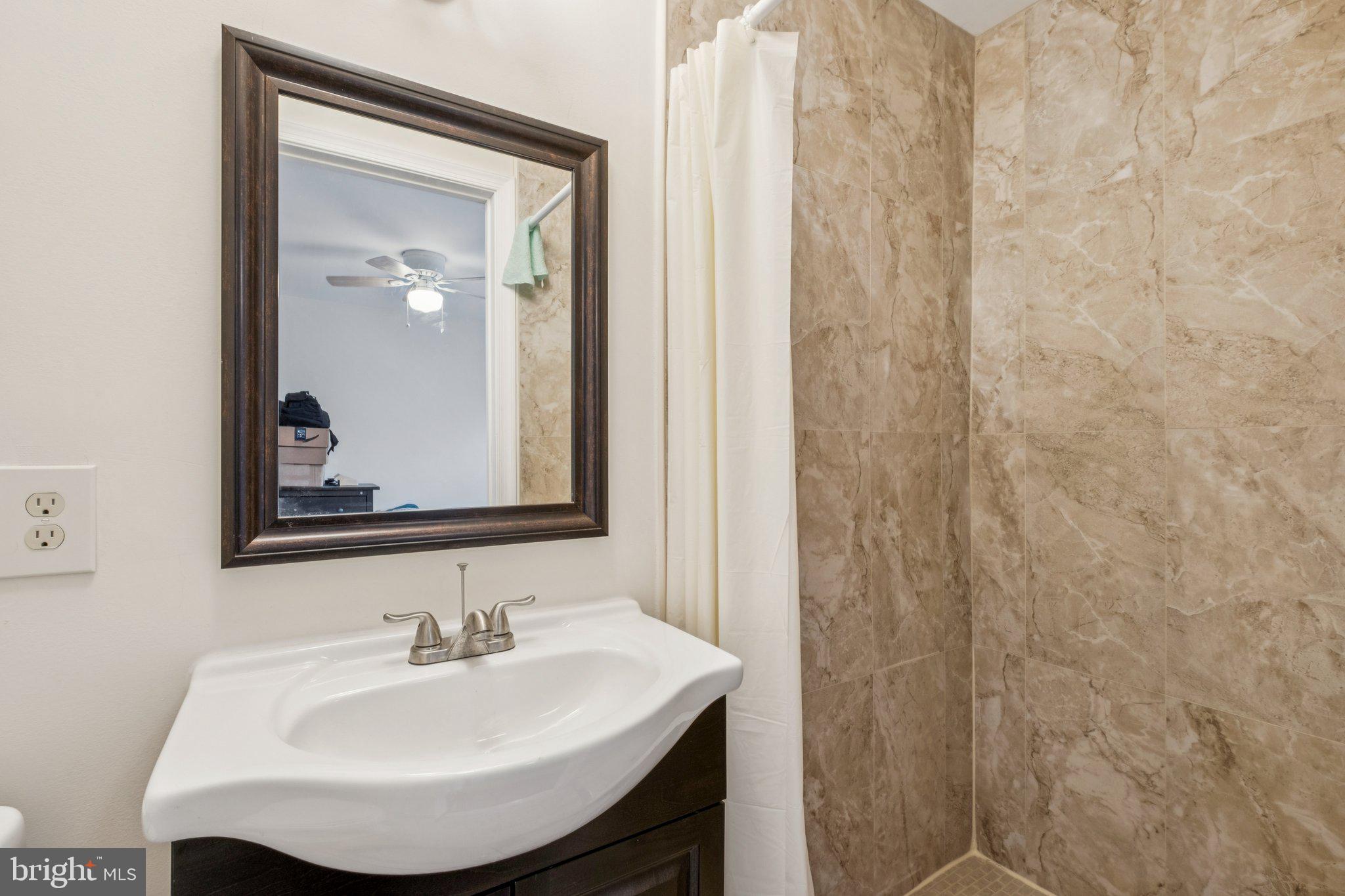 OAK LANE - Residential