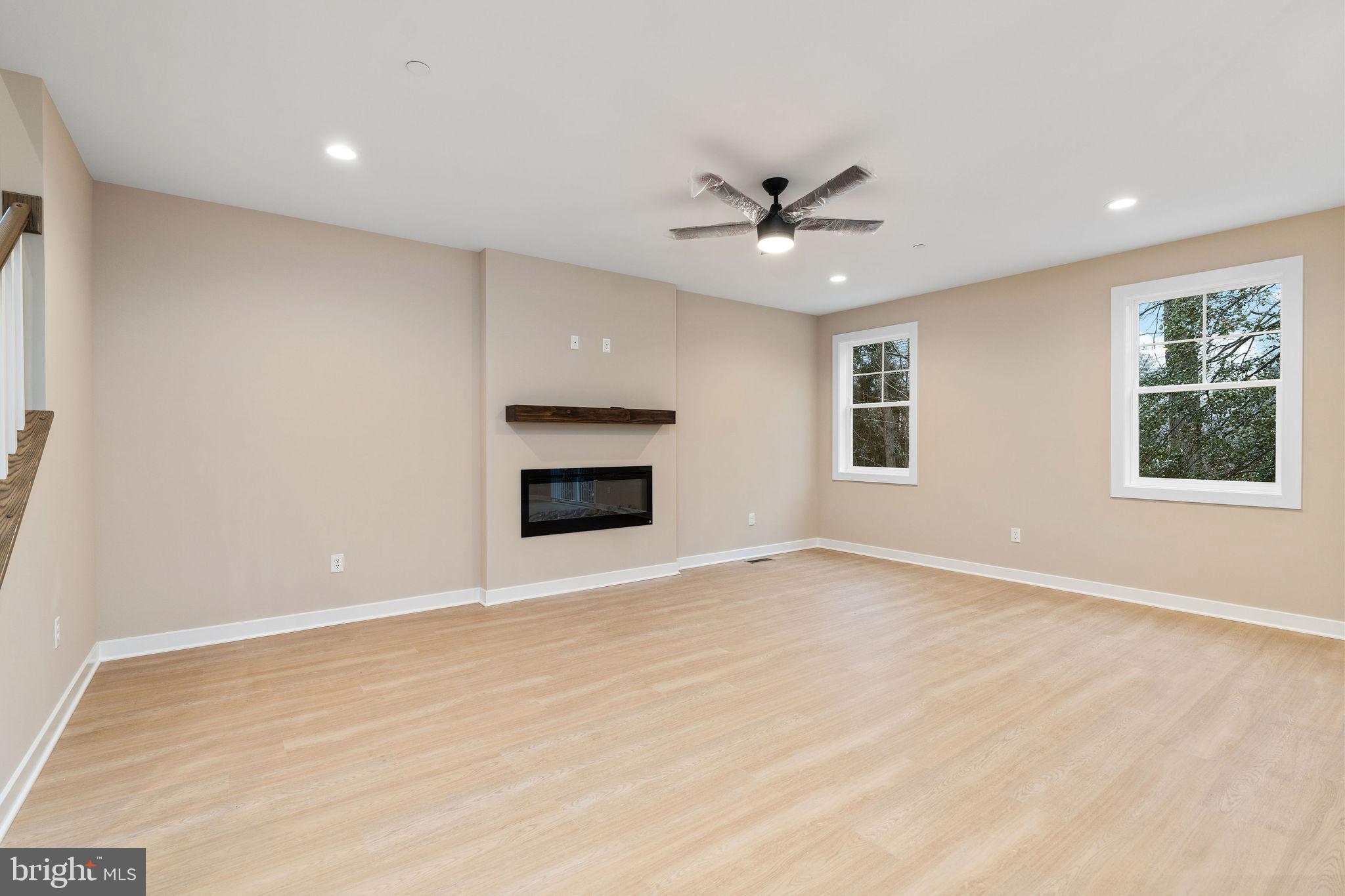 CARROLLTON MANOR - Residential