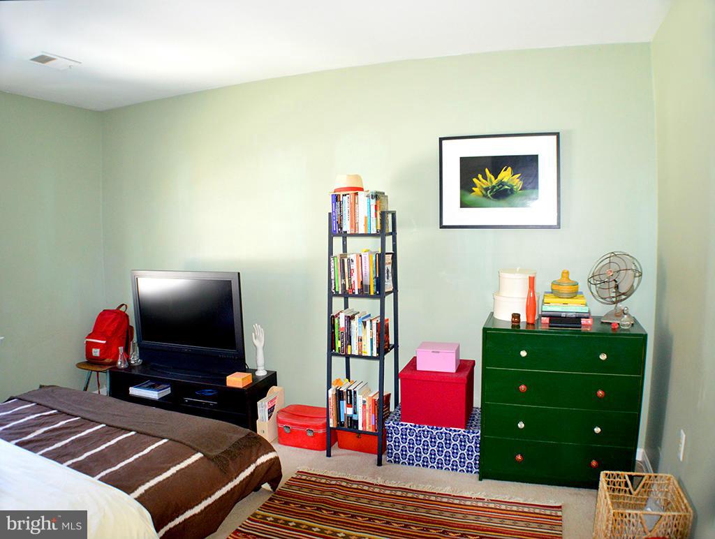 WATERFORD - Residential Lease