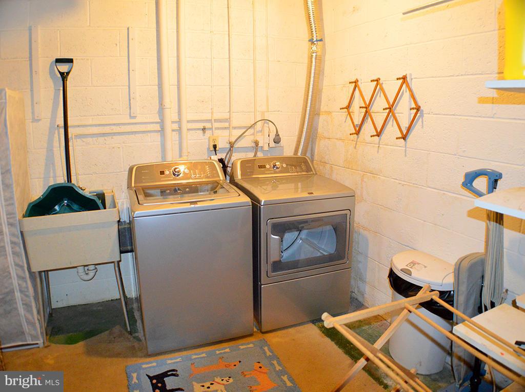 WATERFORD - Residential Lease