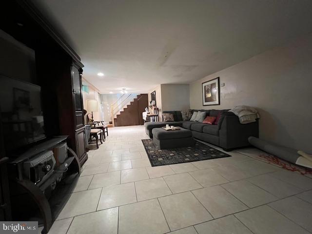 SNOWDEN OAKS - Residential