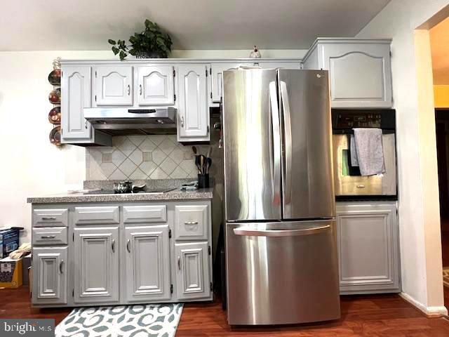 SNOWDEN OAKS - Residential