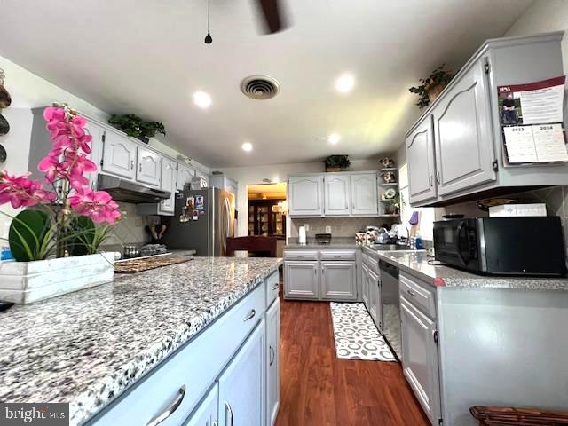 SNOWDEN OAKS - Residential