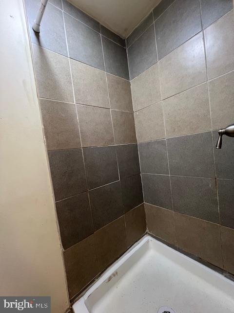 SNOWDEN OAKS - Residential