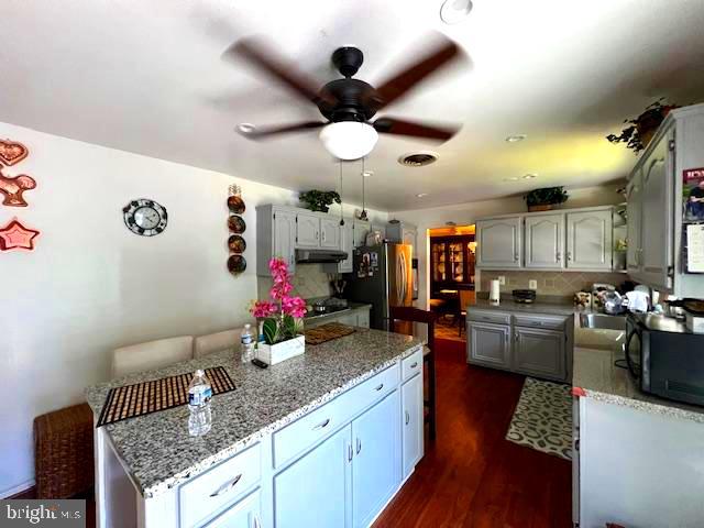 SNOWDEN OAKS - Residential