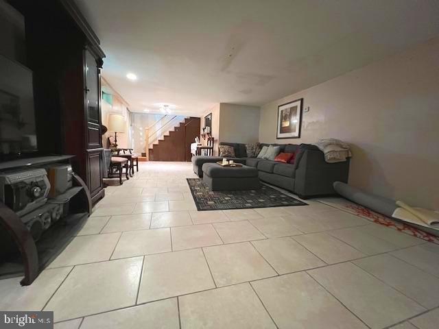 SNOWDEN OAKS - Residential