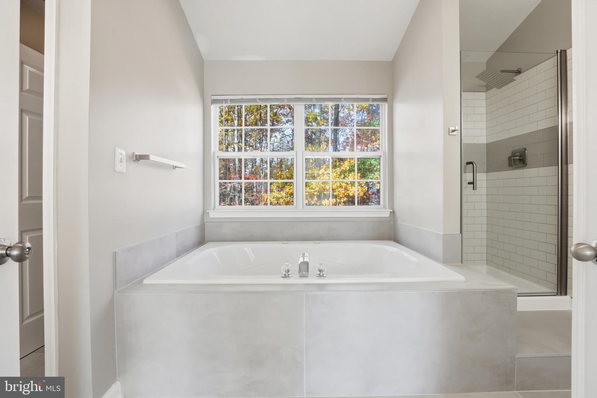 GLENN ESTATES - Residential