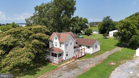 Homes For Sale - 2826 Hoopers Island Road<br/> CHURCH CREEK, MD 21622