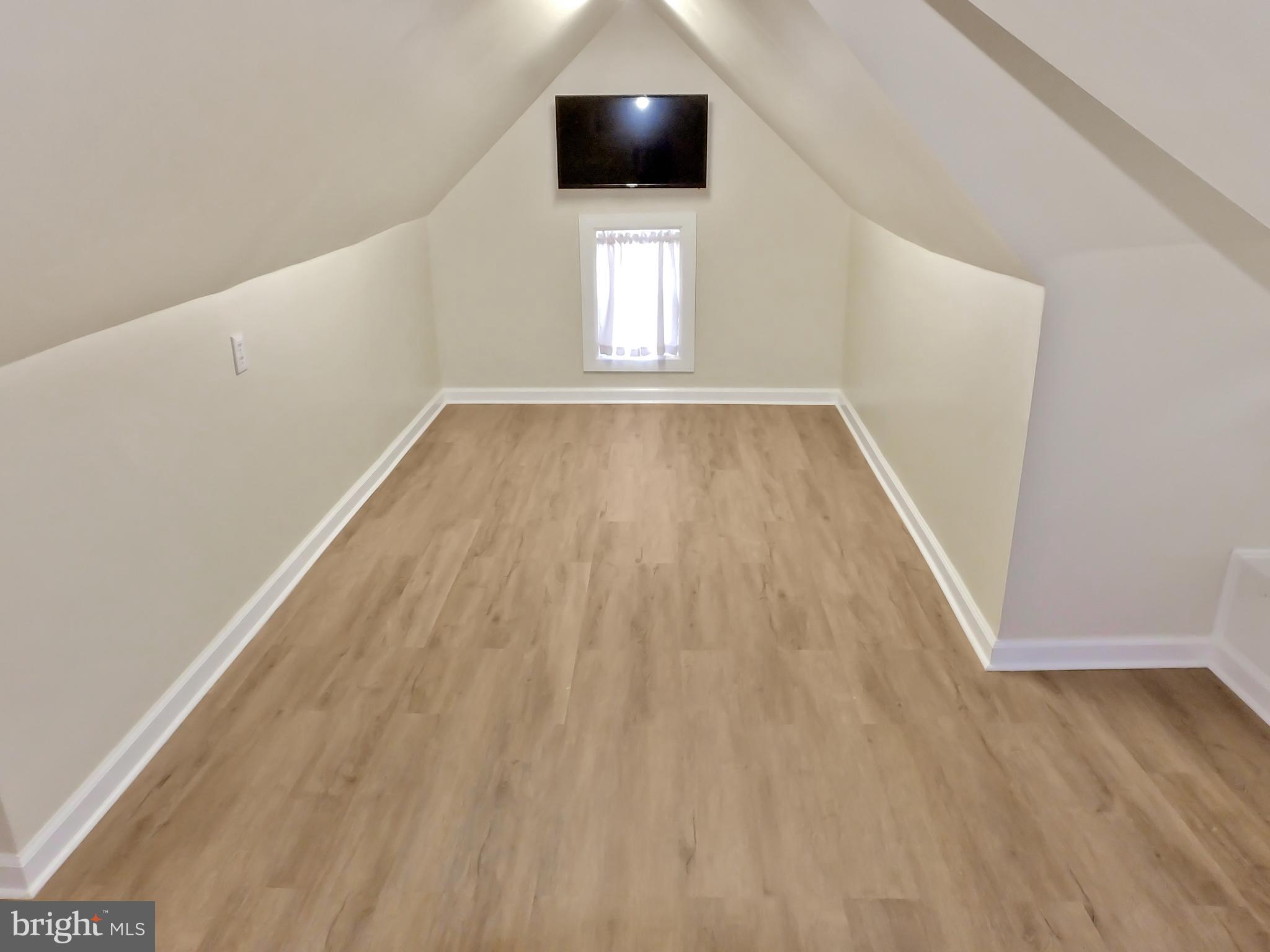 UPPER HOOPER ISLAND - Residential