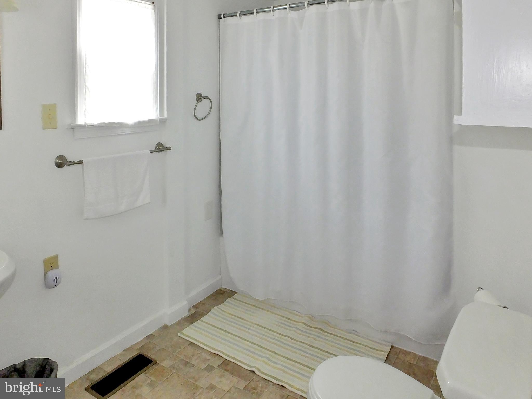 UPPER HOOPER ISLAND - Residential