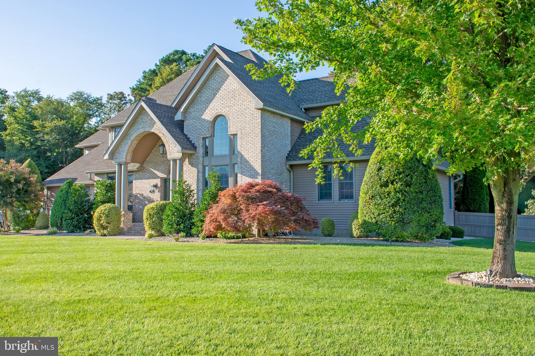 19 LAKE CREST DRIVE