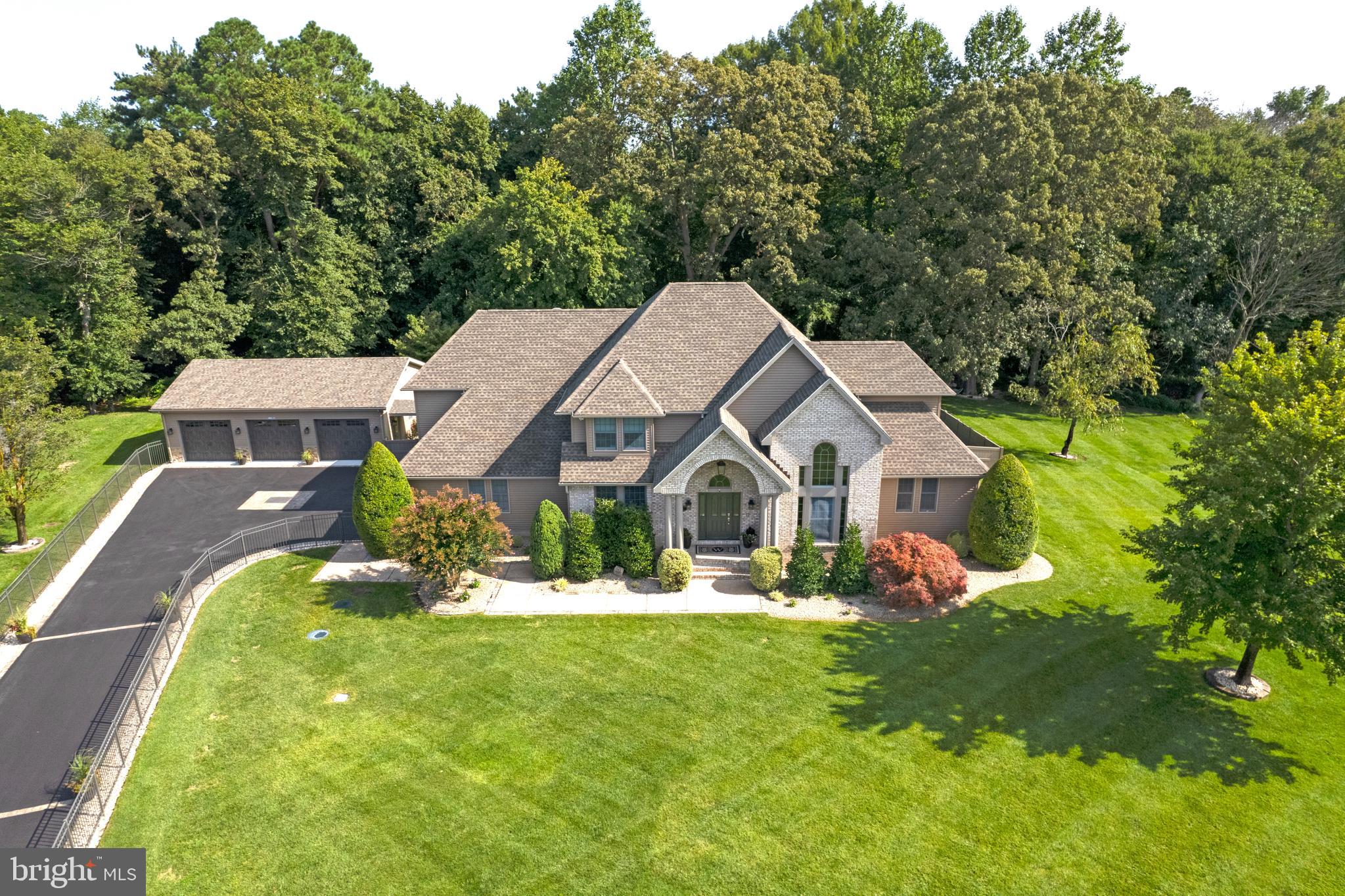 19 LAKE CREST DRIVE