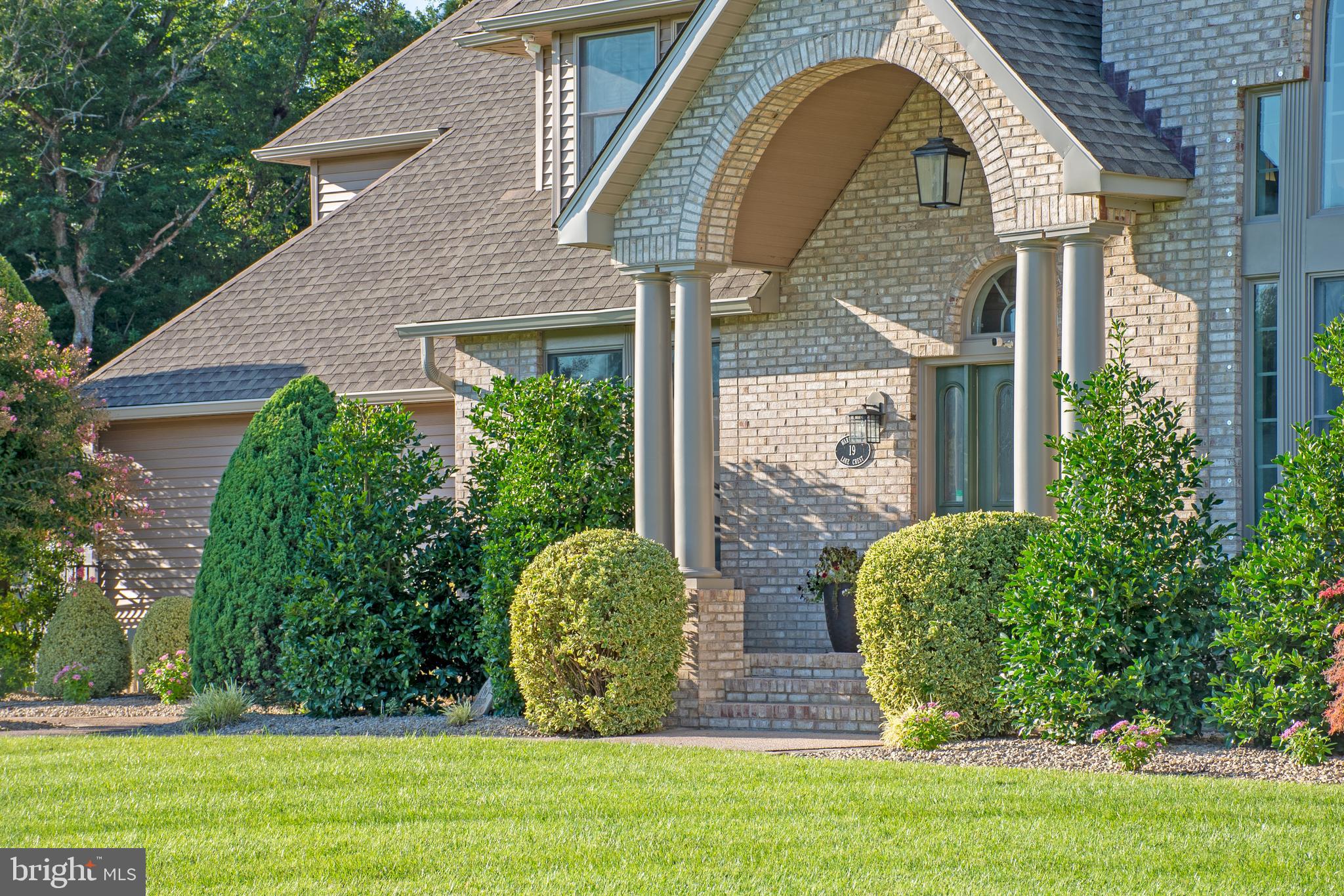 19 LAKE CREST DRIVE