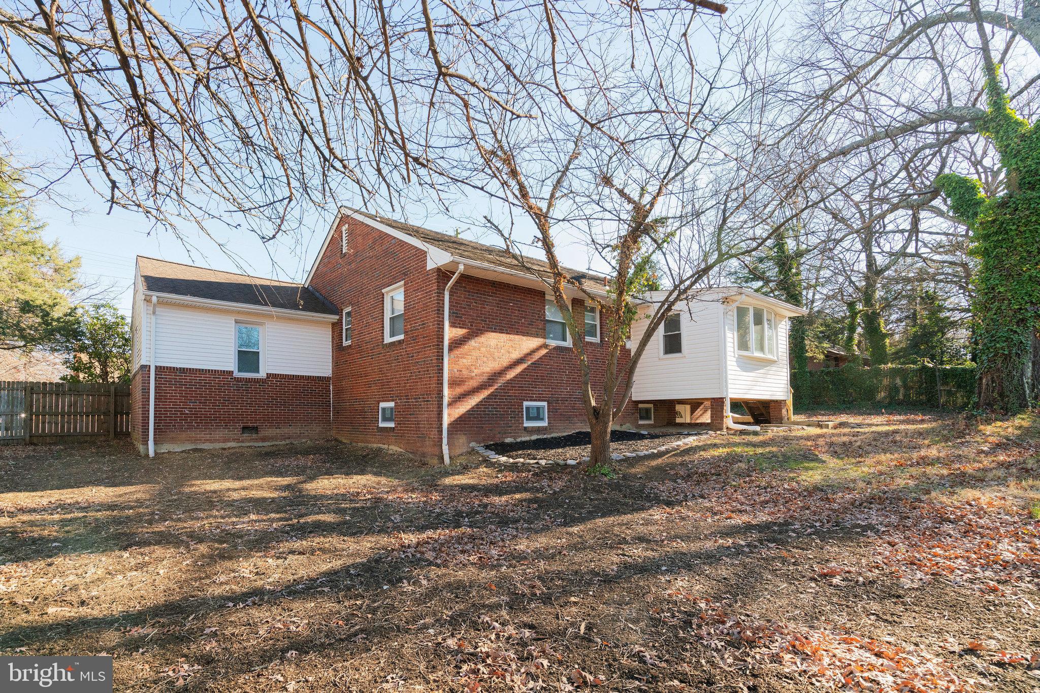 BARNABY MANOR OAKS - Residential