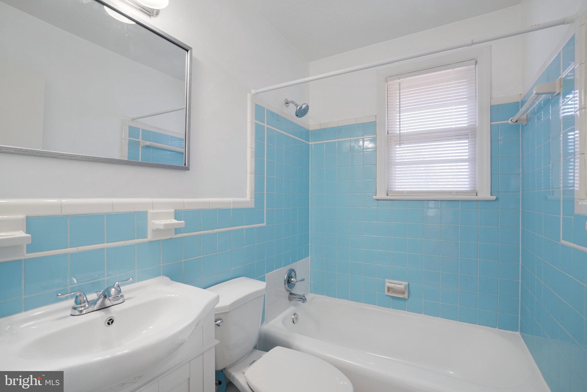 BARNABY MANOR OAKS - Residential