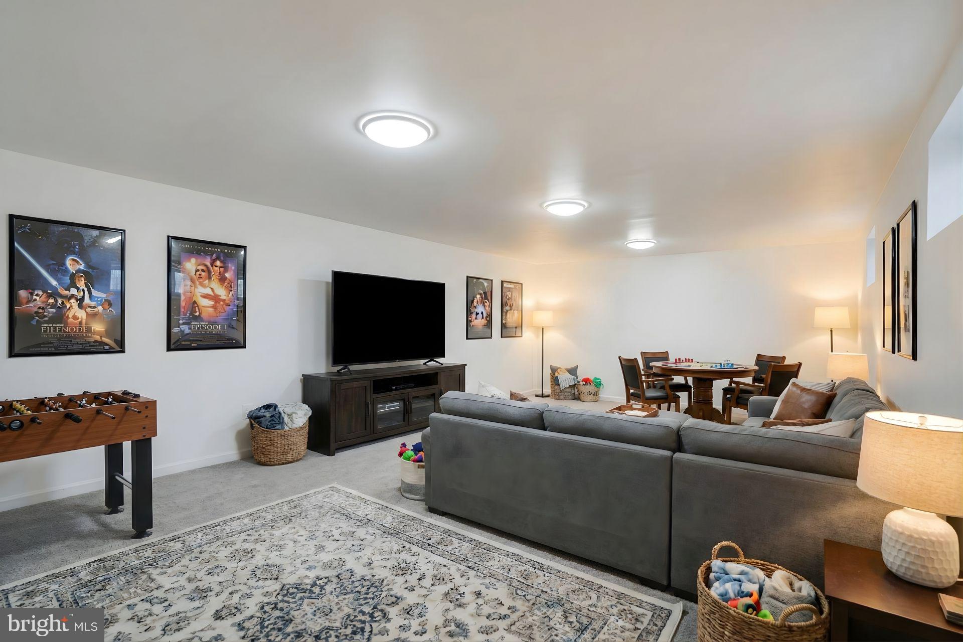 BARNABY MANOR OAKS - Residential