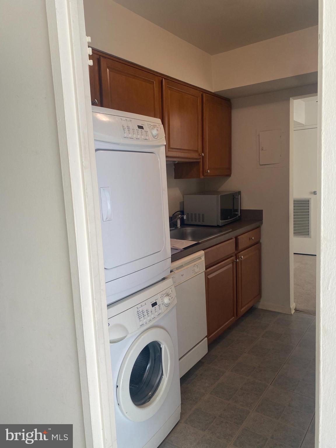 HUNTING RIDGE CONDOMINIUM - Residential