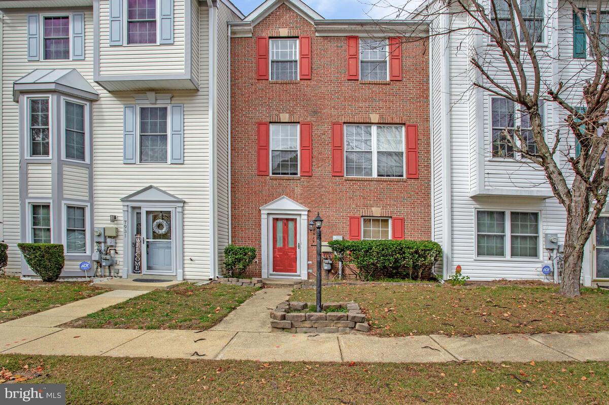 CARRIAGE PINES/LAKE VILL - Residential Lease