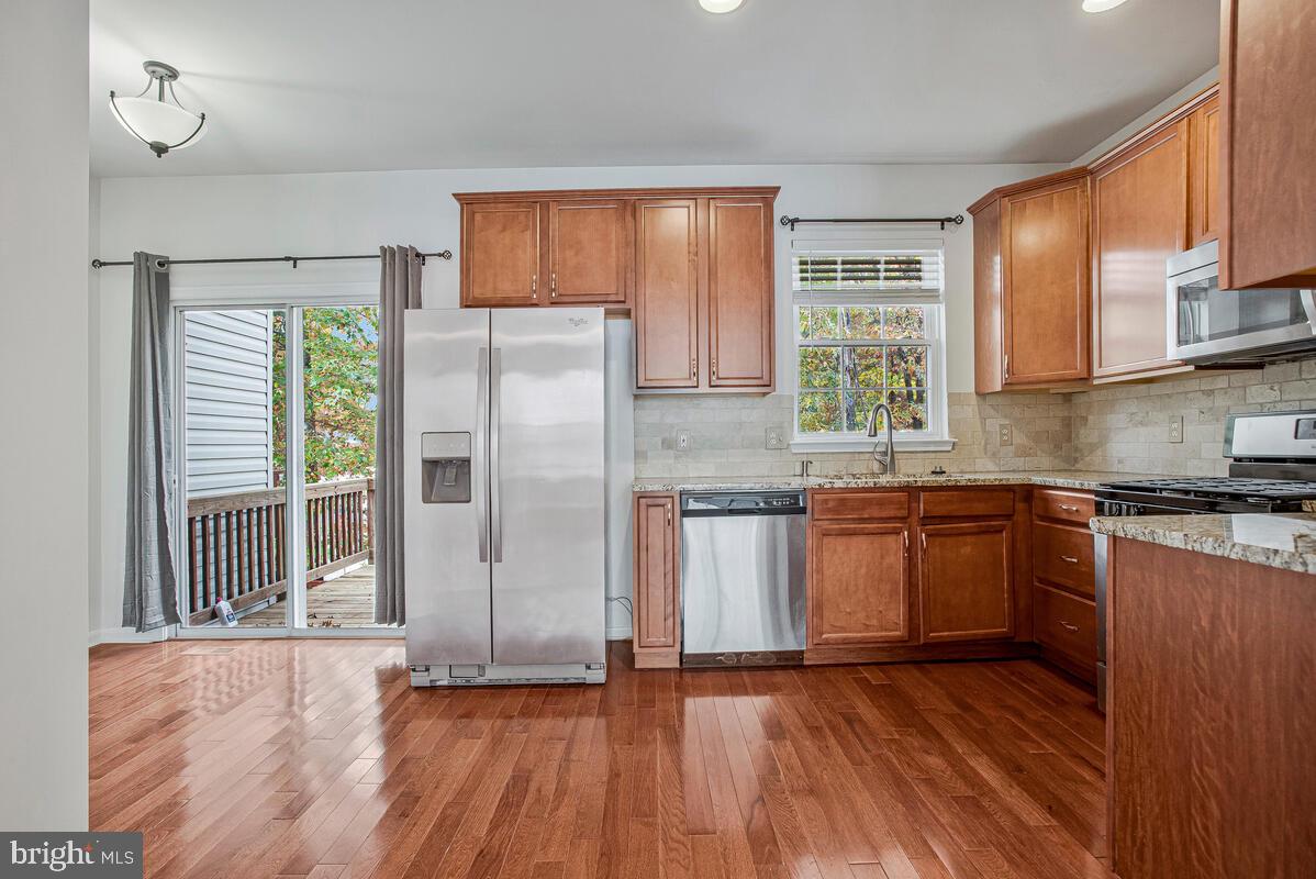 CARRIAGE PINES/LAKE VILL - Residential Lease