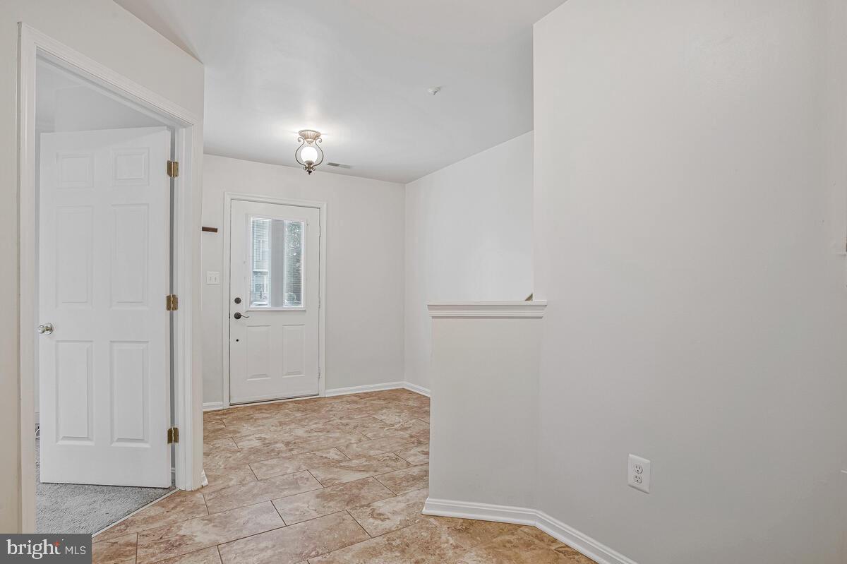 CARRIAGE PINES/LAKE VILL - Residential Lease