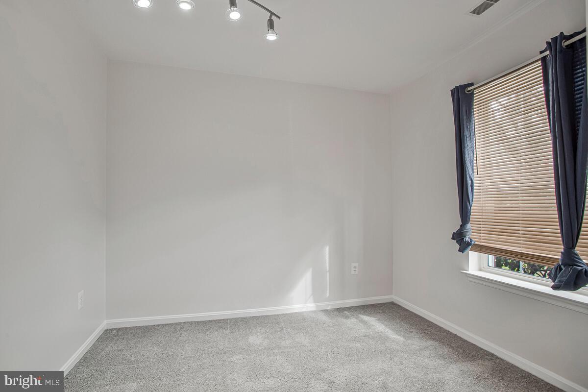 CARRIAGE PINES/LAKE VILL - Residential Lease