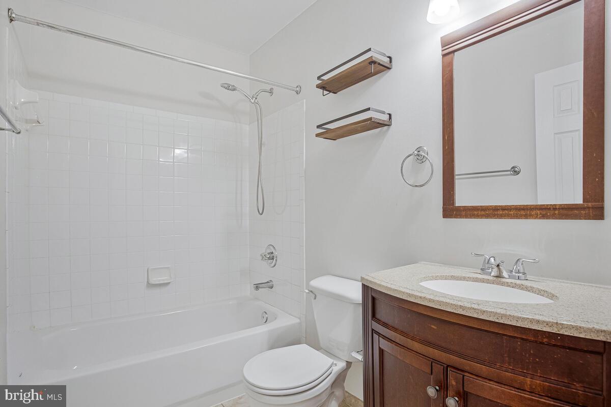 CARRIAGE PINES/LAKE VILL - Residential Lease