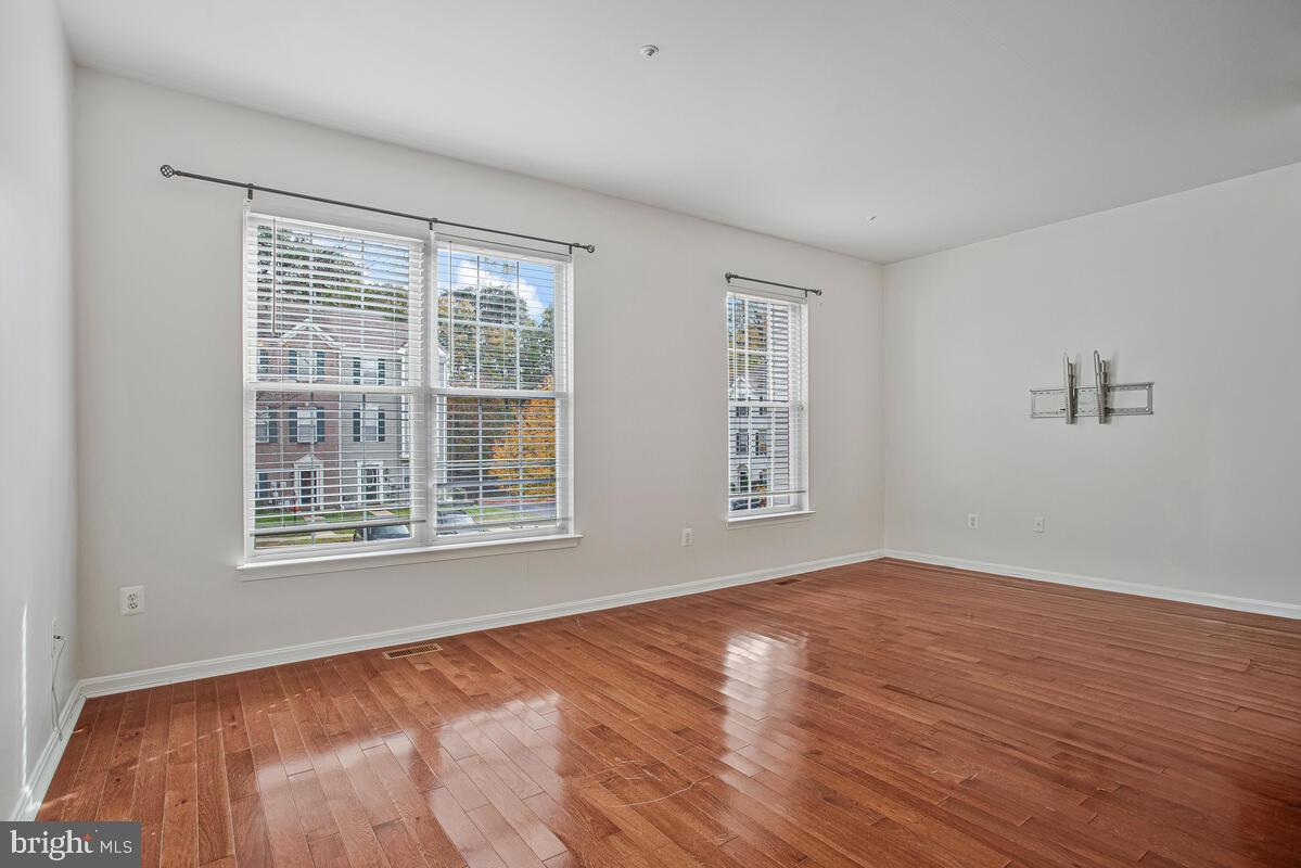 CARRIAGE PINES/LAKE VILL - Residential Lease