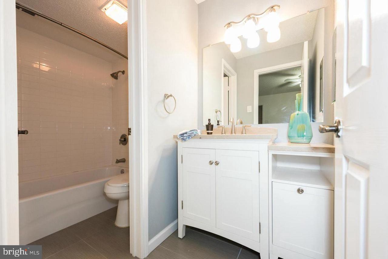1519 LINCOLN WAY 301
