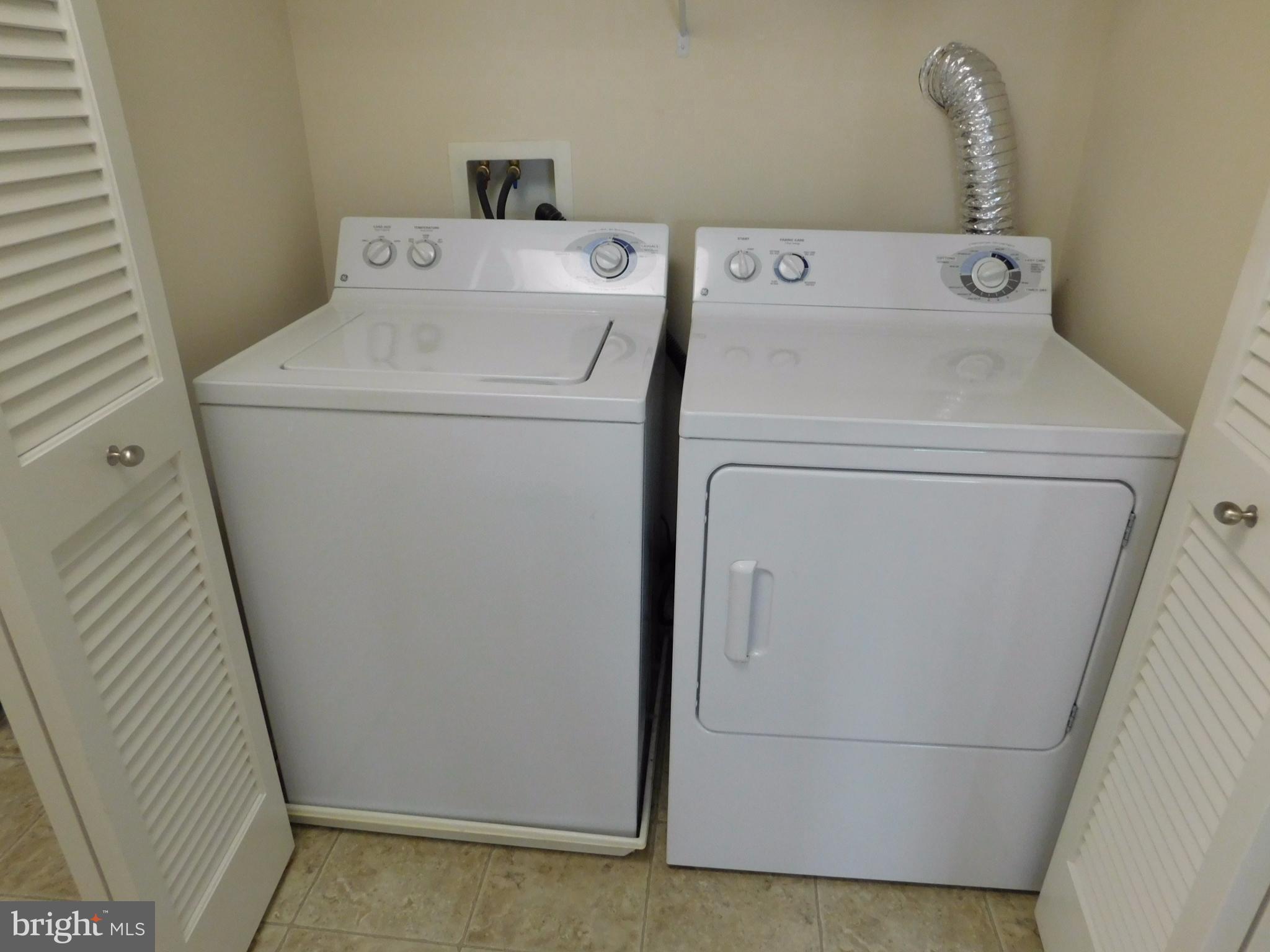 SILVER LAKE - Residential Lease