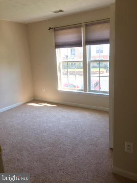 SILVER LAKE - Residential Lease